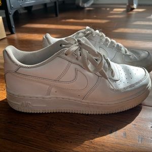Selling Air Force 1! Womens 7 Youth 5.5